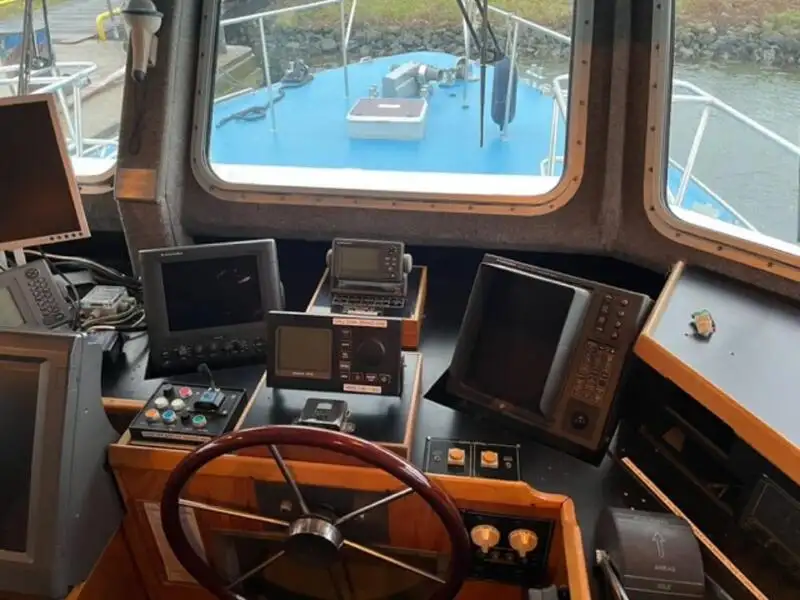 Patruljebåt til salgs