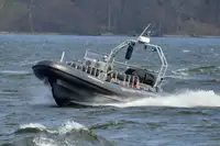 Stivt oppblåsbart fartøy til salgs