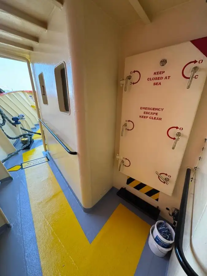 Containerskip til salgs