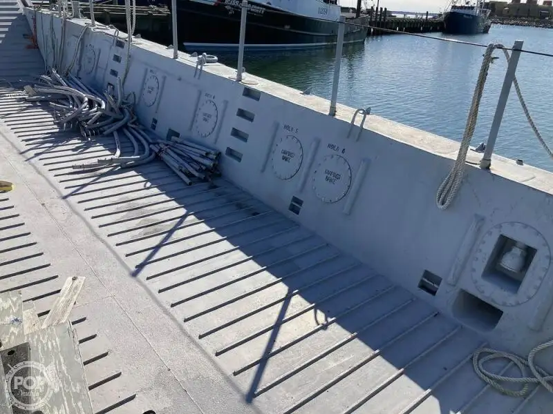 Landingsfartøy, tank til salgs
