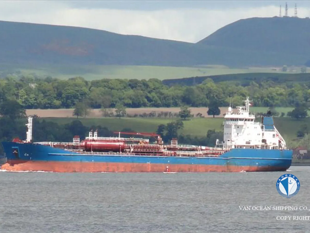 Olje-/kjemikalietanker til salgs