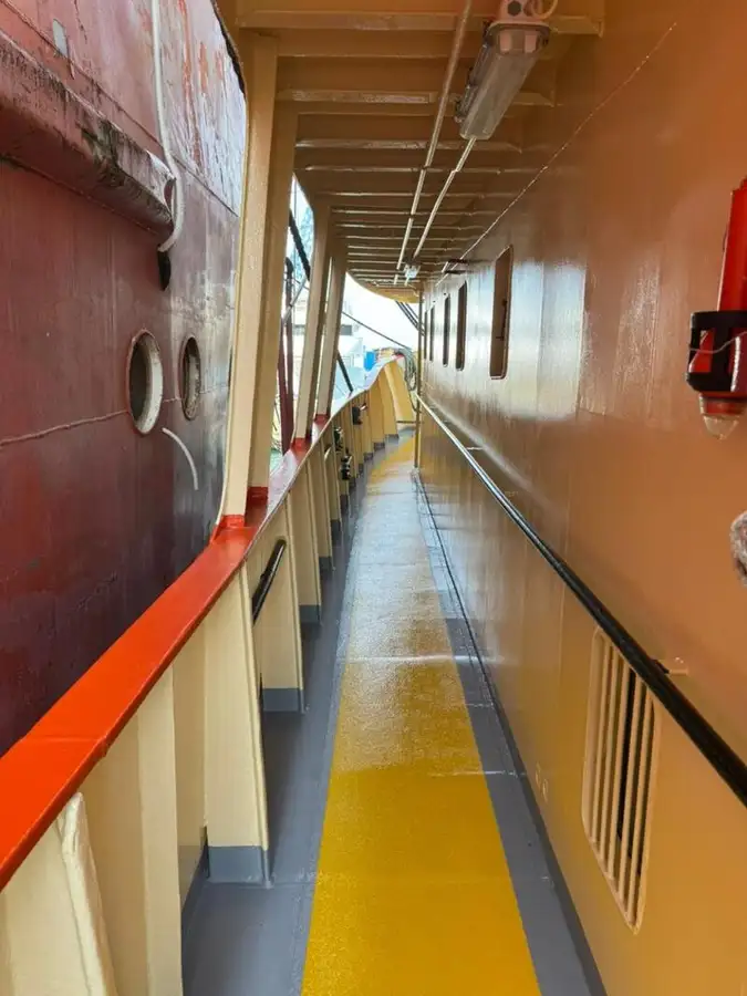 Containerskip til salgs