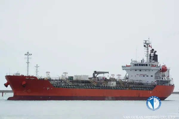 Oil/Chemical tanker for sale