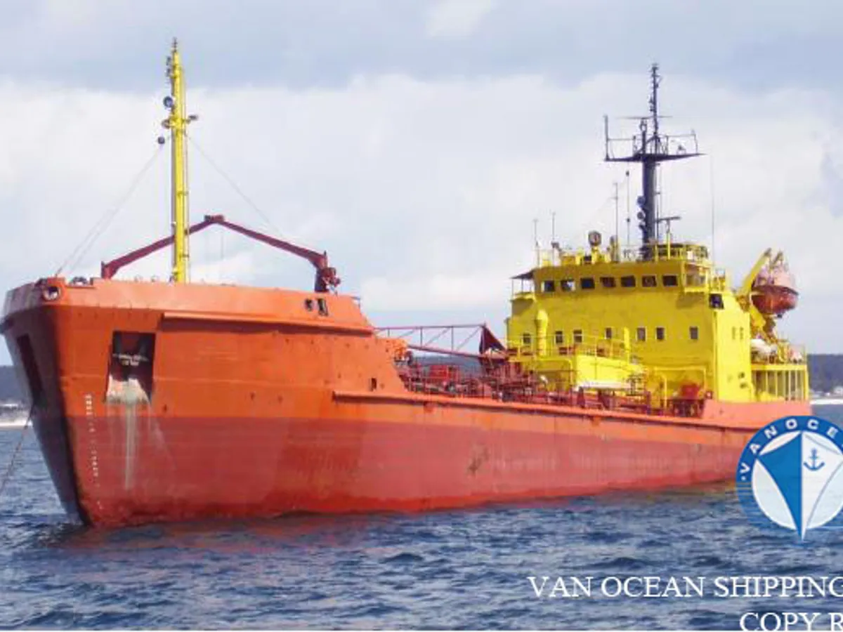 Olje-/kjemikalietanker til salgs