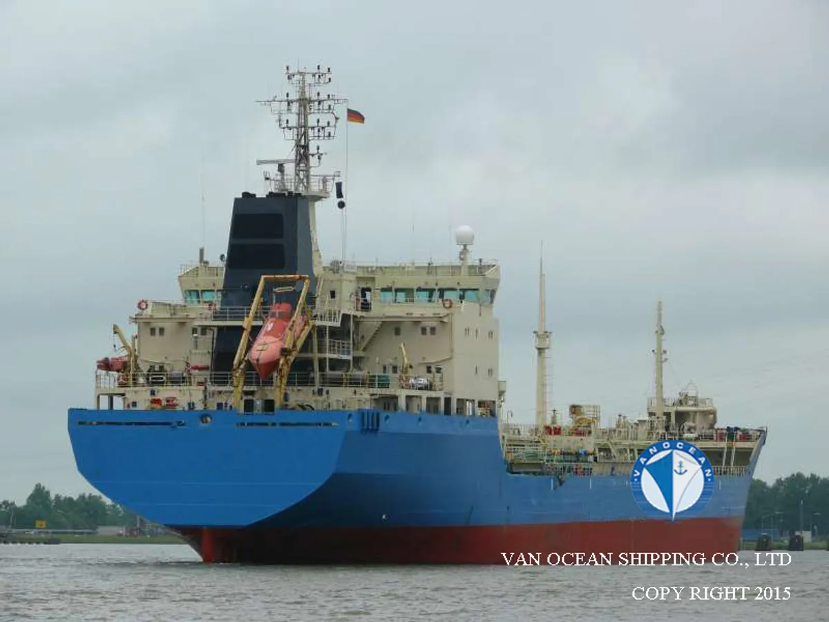 Olje-/kjemikalietanker til salgs