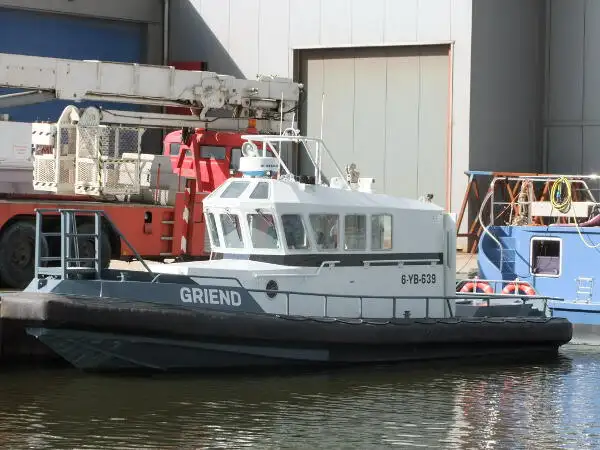 Mannskapsbåt til salgs