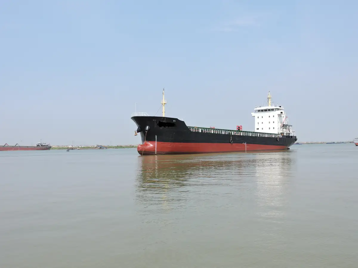 Containerskip til salgs