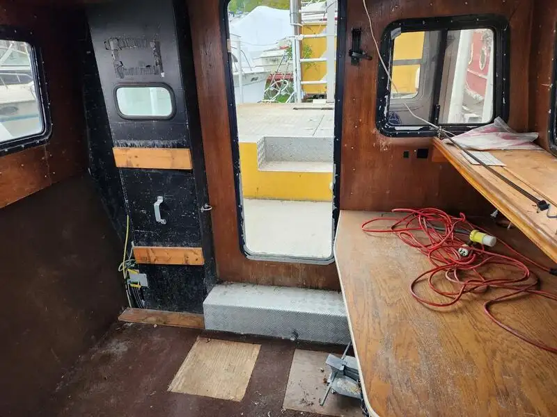 Arbeidsbåter til salgs