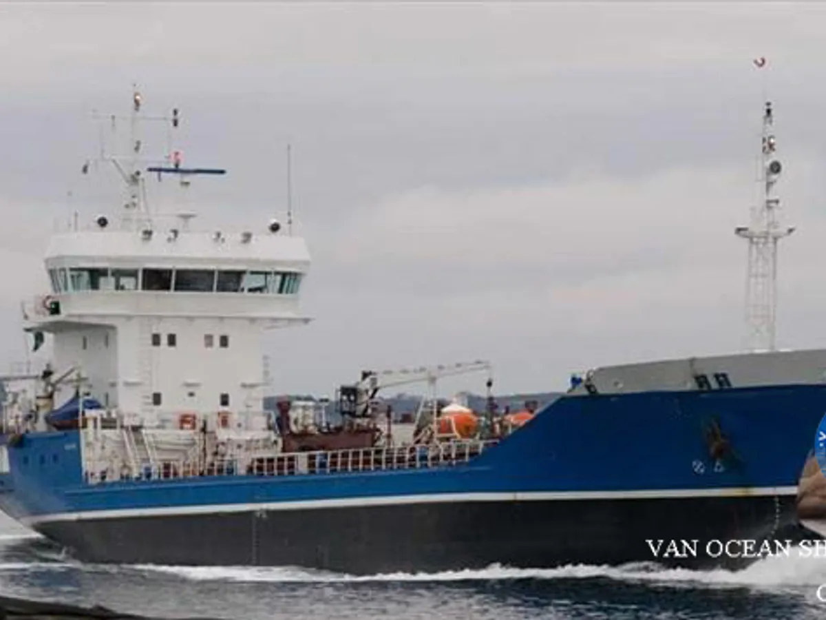 Olje-/kjemikalietanker til salgs