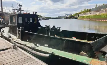Arbeidsbåter til salgs