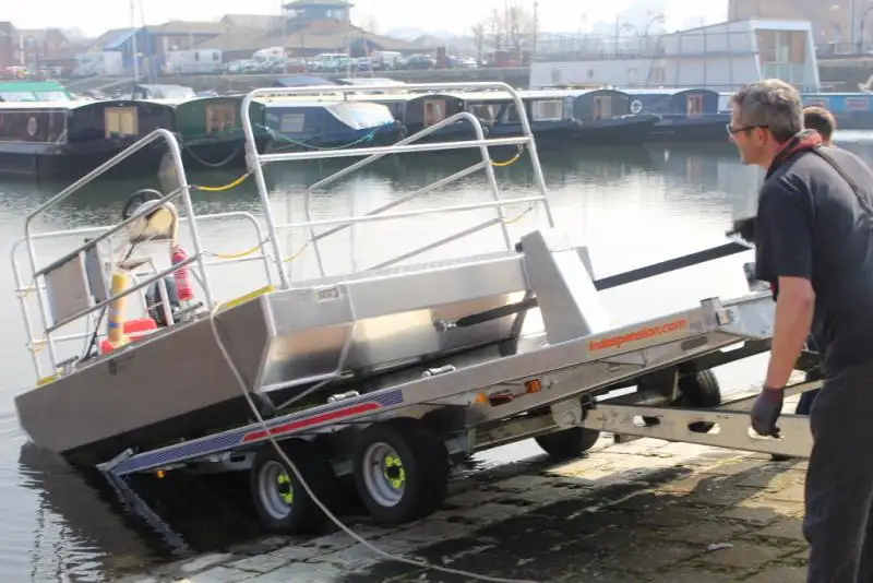 Containerskip til salgs