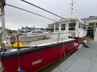 Dykkestøttefartøy til salgs