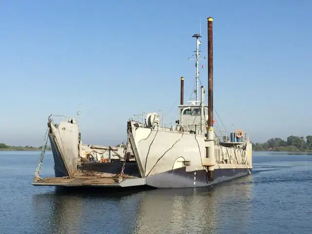Landingsfartøy, tank til salgs