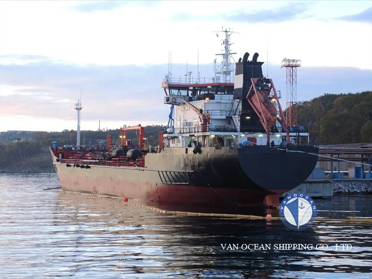 Olje-/kjemikalietanker til salgs