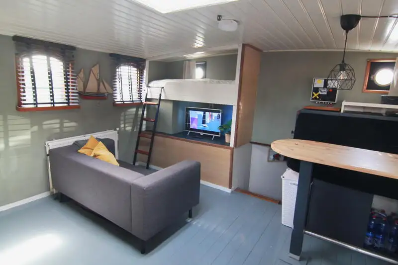 Flytende hotell til salgs