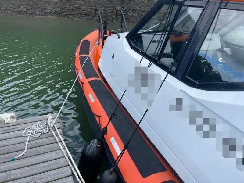 Stivt oppblåsbart fartøy til salgs