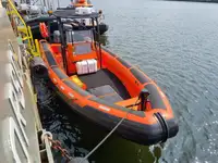 Stivt oppblåsbart fartøy til salgs