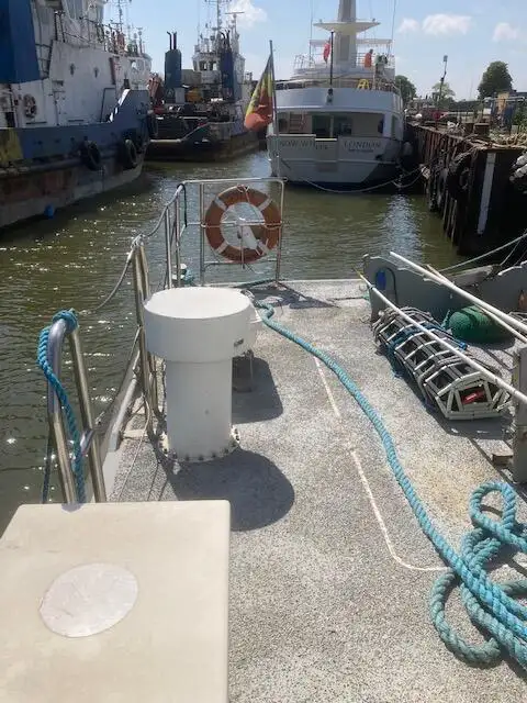 Patruljebåt til salgs