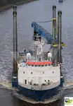 Heveplattform for boreoperasjoner til salgs