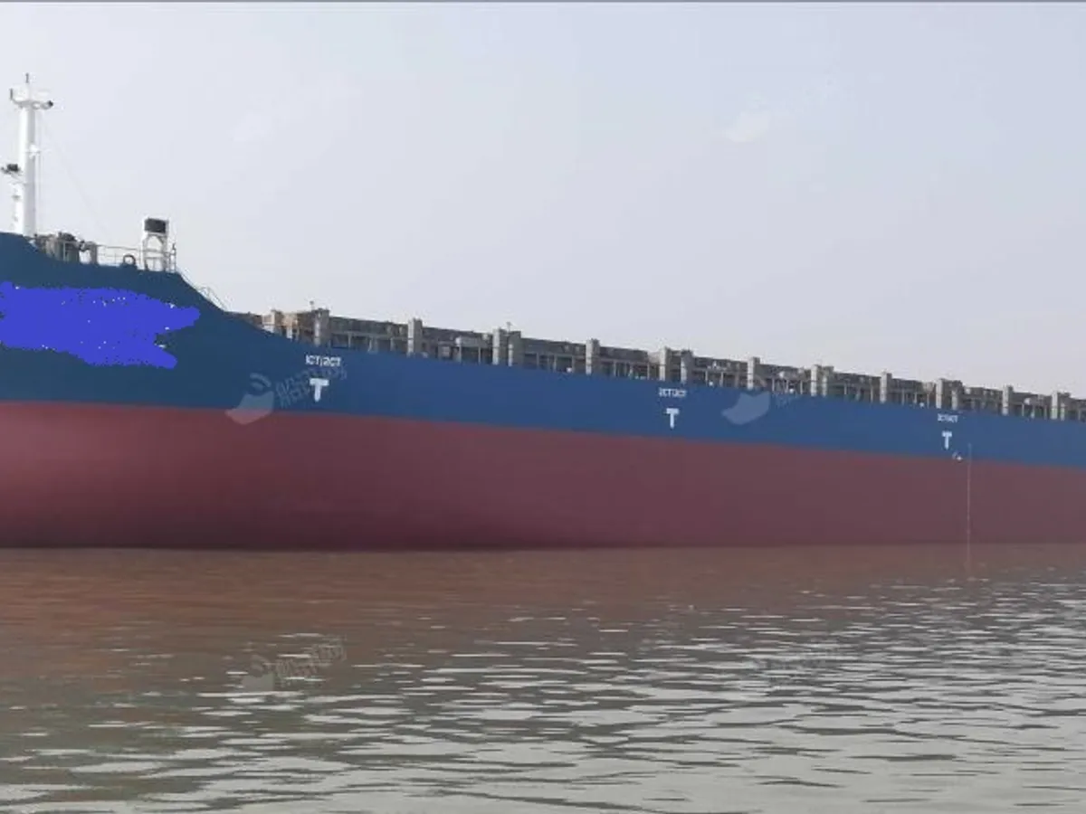 Containerskip til salgs