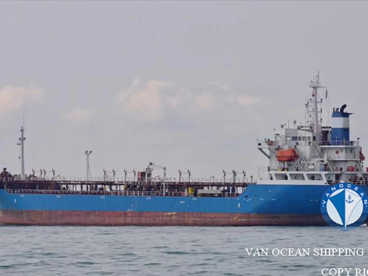 Olje-/kjemikalietanker til salgs