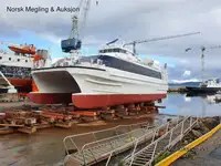 Katamaran til salgs