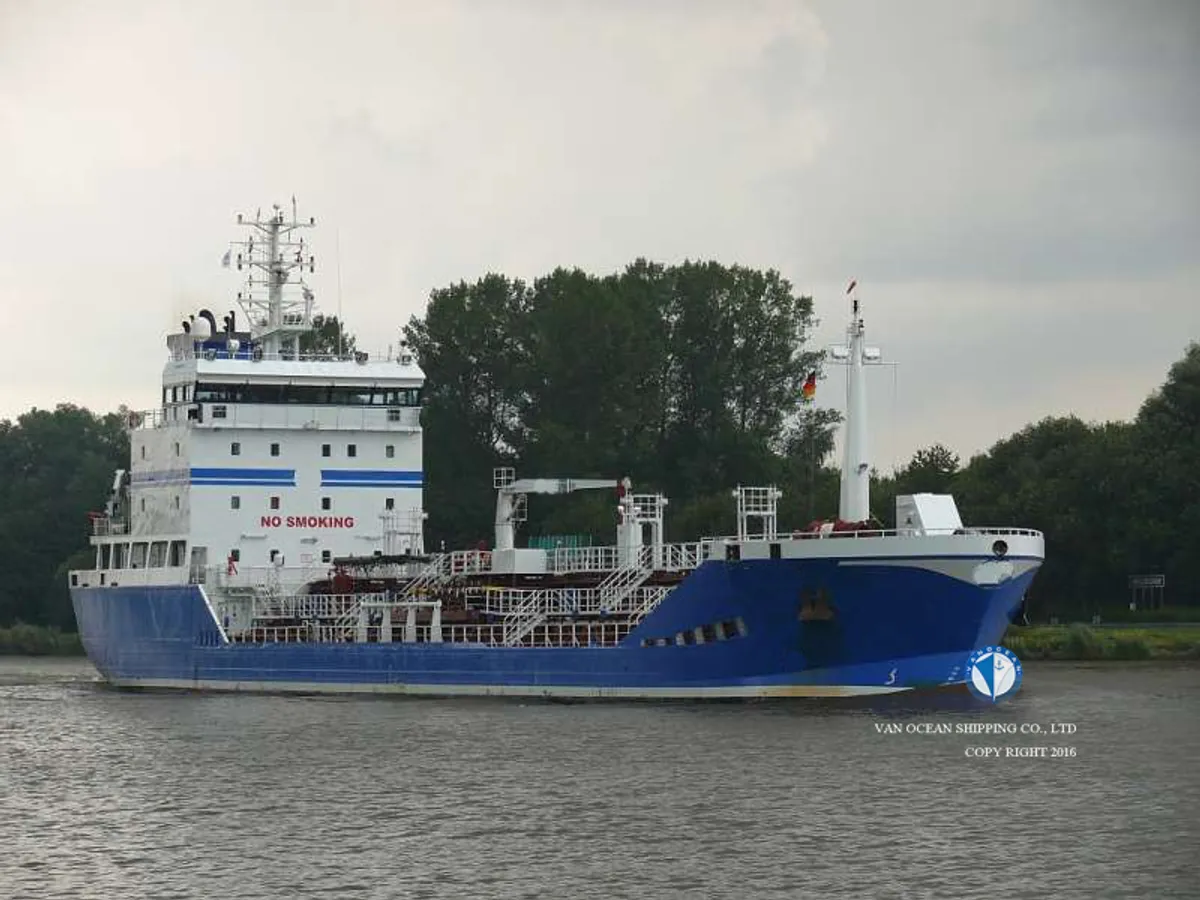 Olje-/kjemikalietanker til salgs