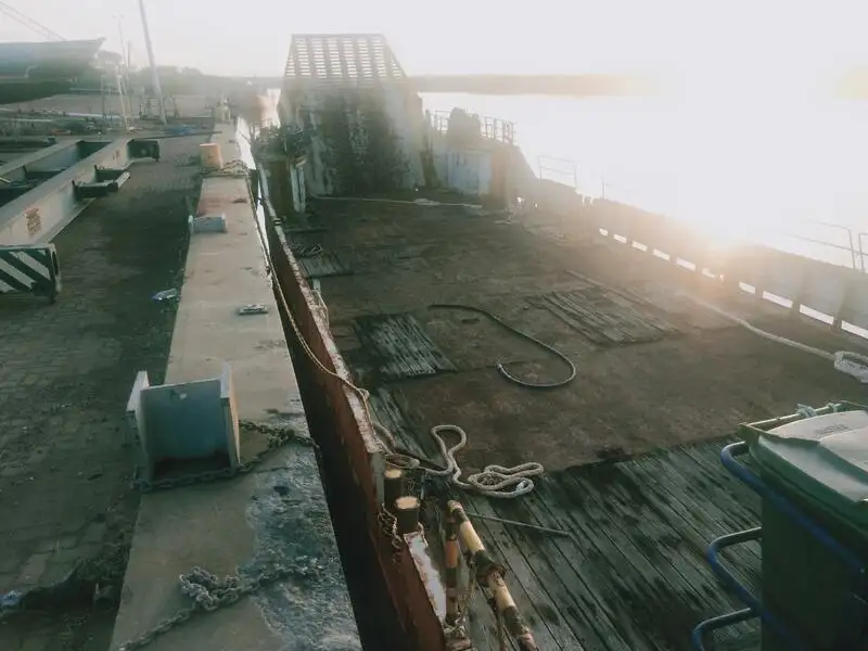 Landingsfartøy, tank til salgs