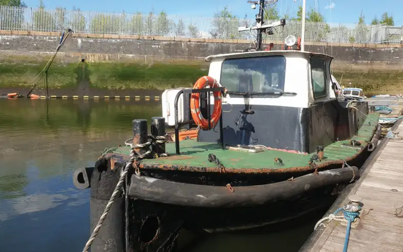 Arbeidsbåter til salgs