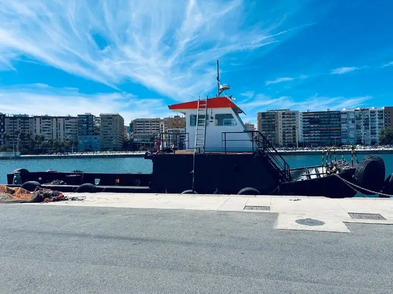 Arbeidsbåter til salgs