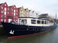 Flytende hotell til salgs