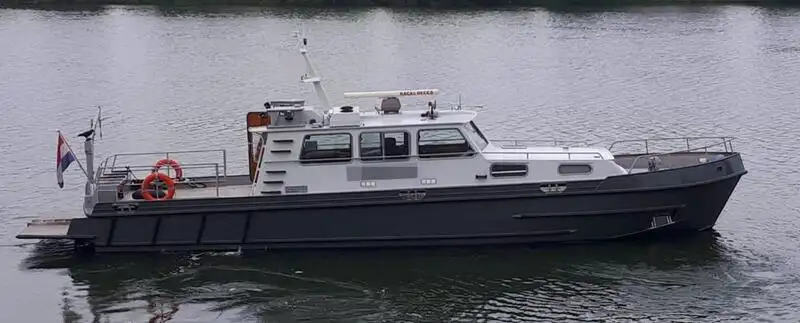 Patruljebåt til salgs