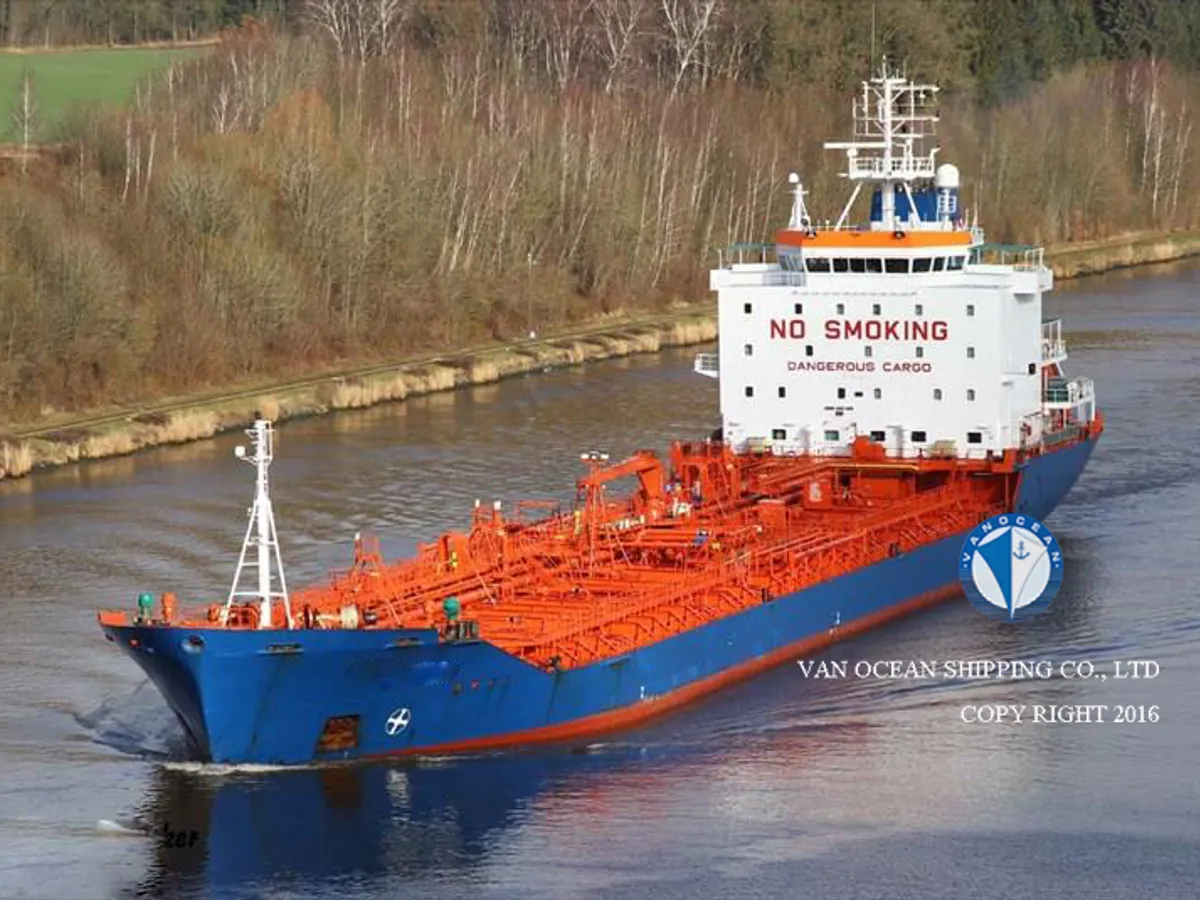 Olje-/kjemikalietanker til salgs
