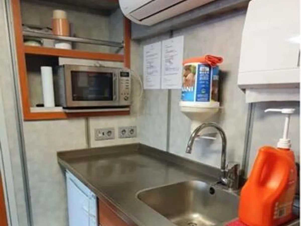 Arbeidsbåter til salgs