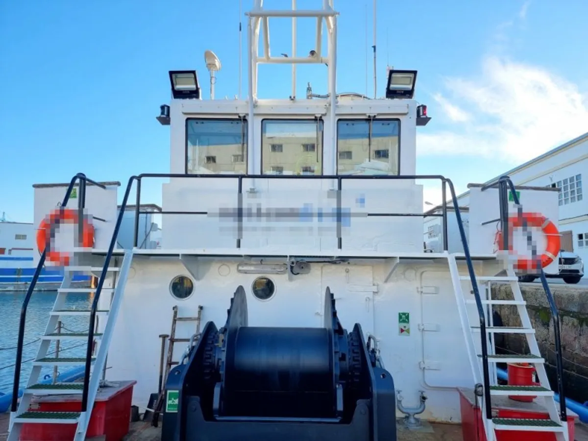 Arbeidsbåter til salgs