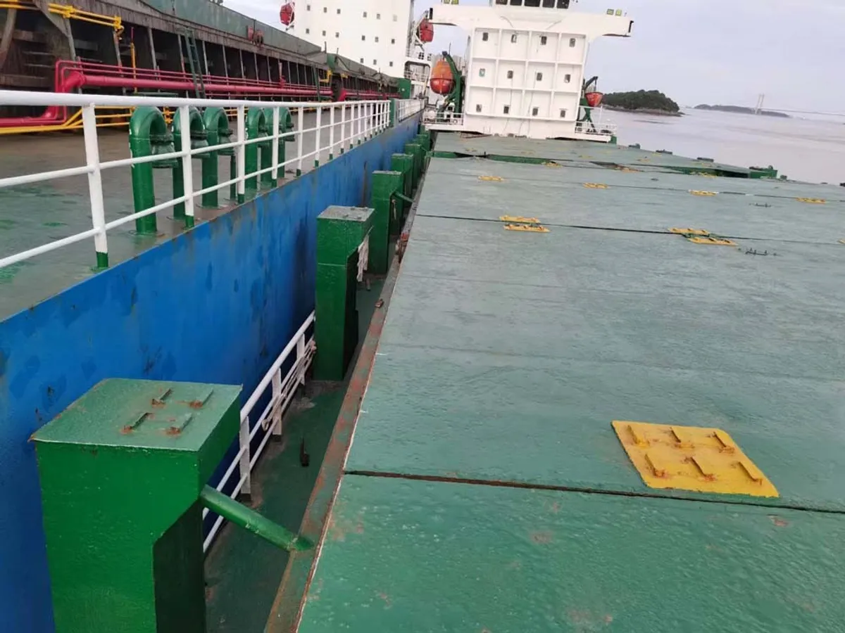 Containerskip til salgs
