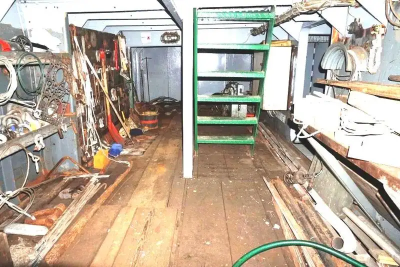 Kranfartøy til salgs