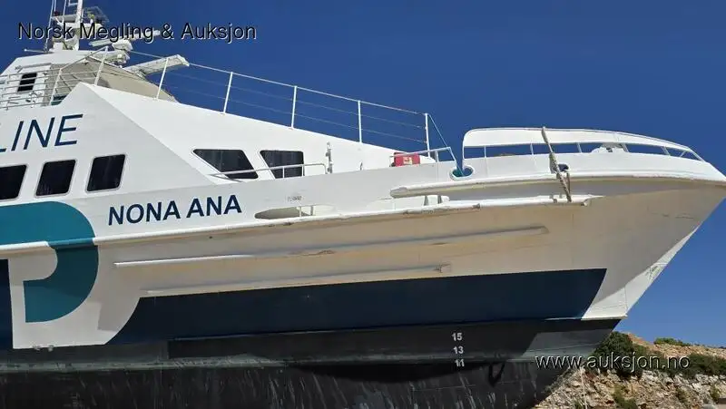 Katamaran til salgs