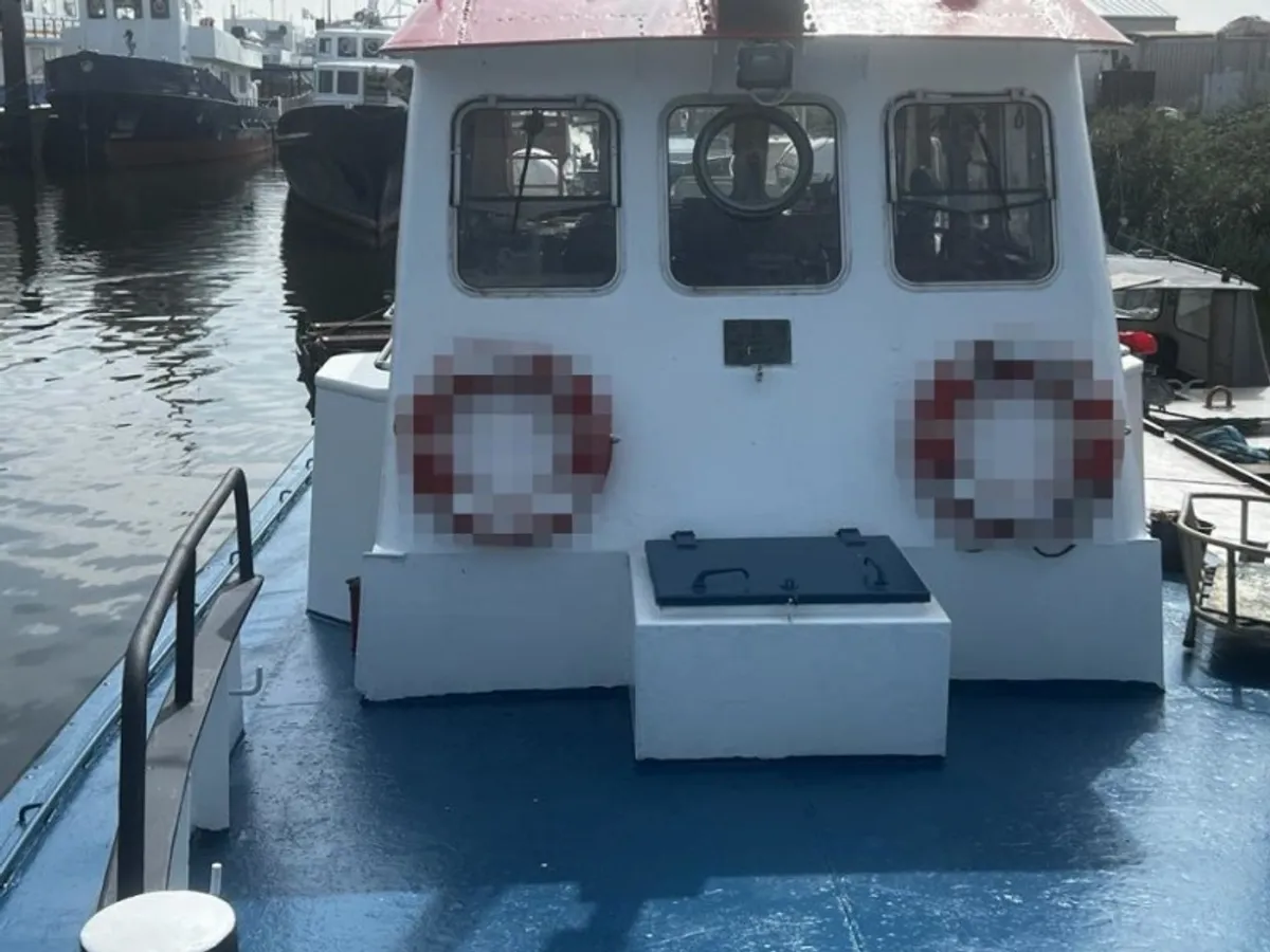 Patruljebåt til salgs