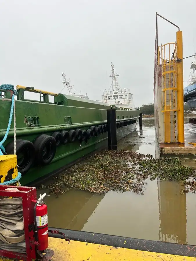 Mannskapsbåt til salgs