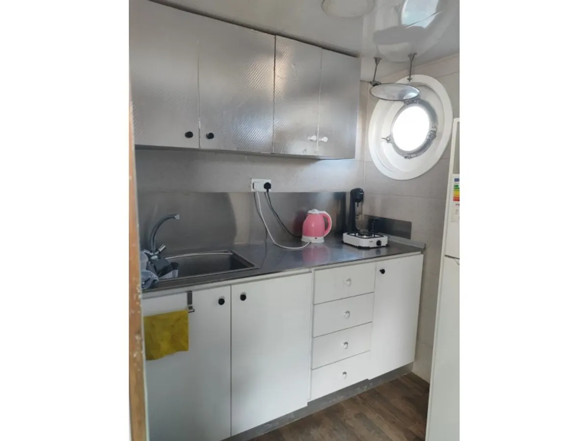 Containerskip til salgs