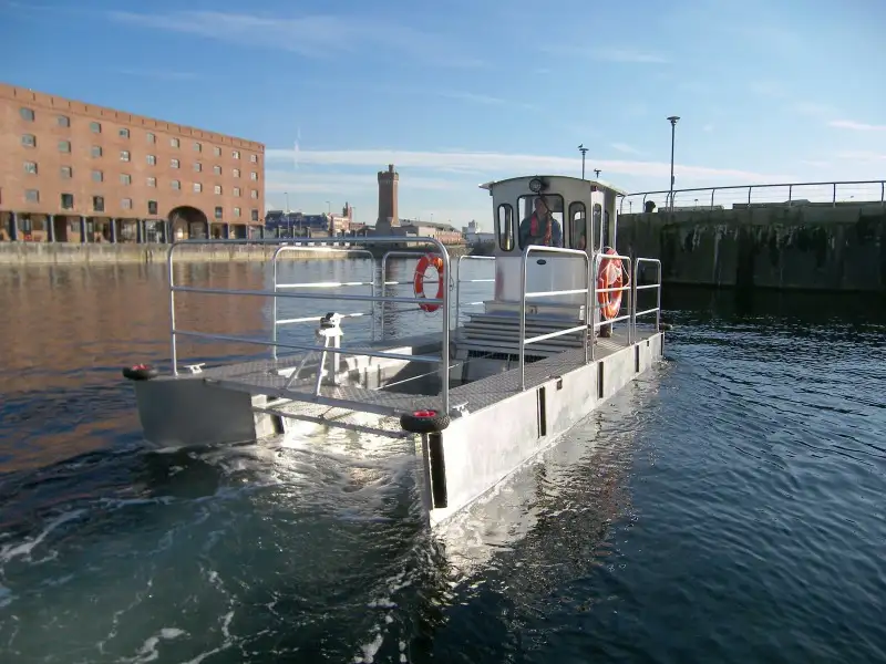 Containerskip til salgs