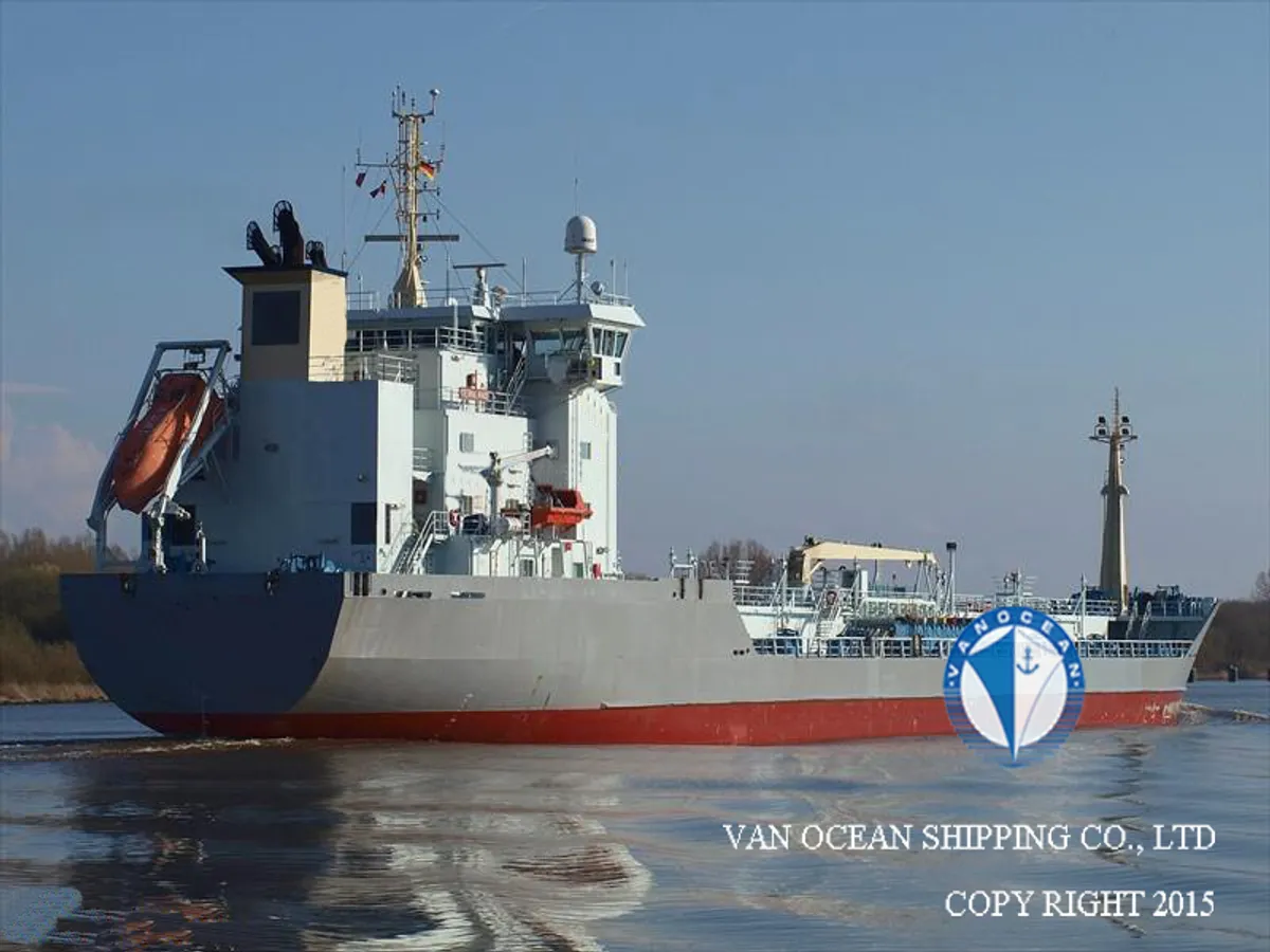 Olje-/kjemikalietanker til salgs