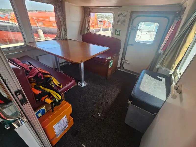 Mannskapsbåt til salgs