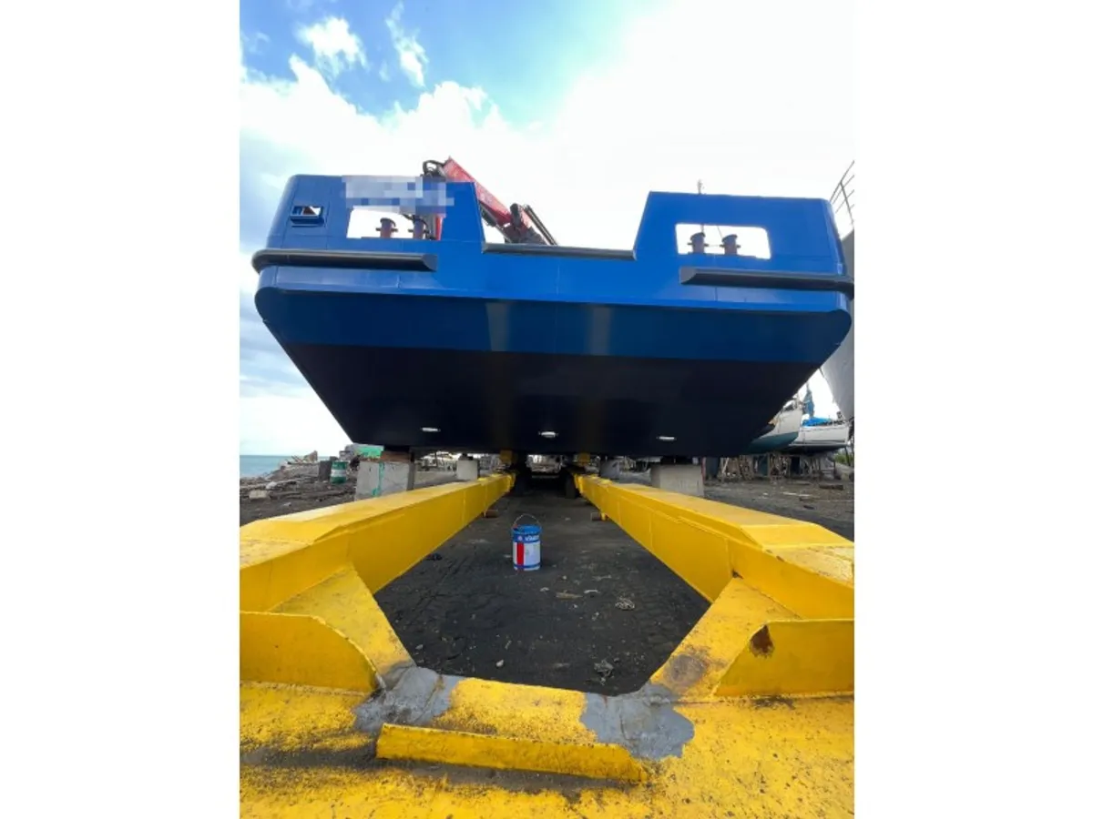 Containerskip til salgs