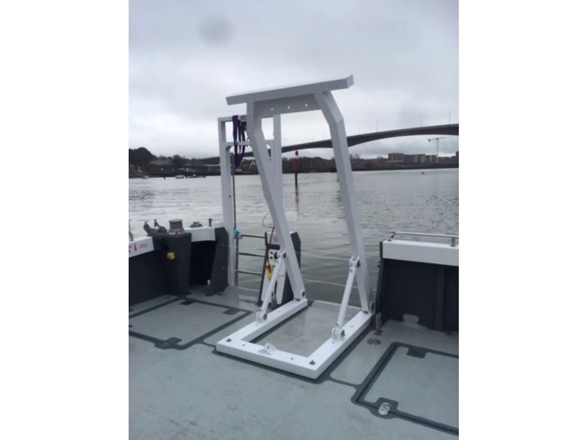 Kartleggingsfartøy til salgs