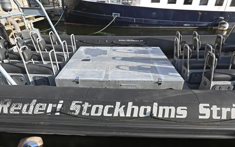 Stivt oppblåsbart fartøy til salgs