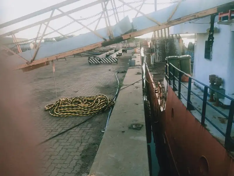 Landingsfartøy, tank til salgs