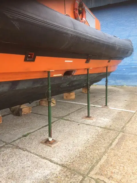 Mannskapsbåt til salgs