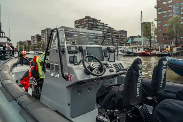 Stivt oppblåsbart fartøy til salgs